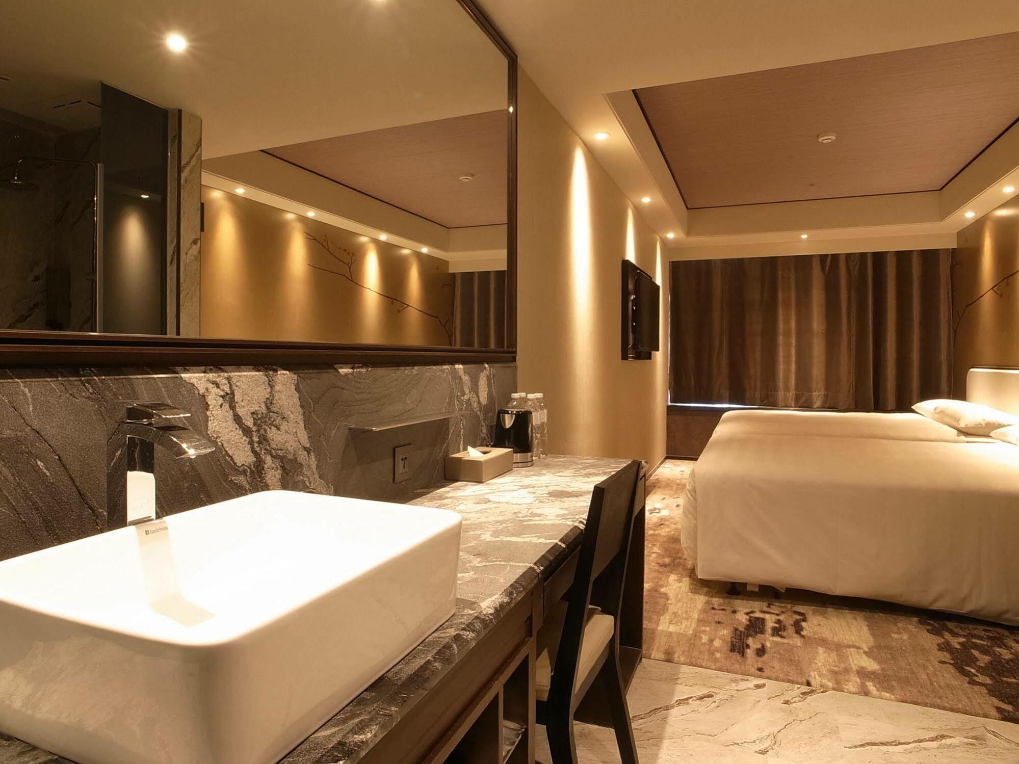 Hotel Midtown Richardson - Kaohsiung Bo'Ai Экстерьер фото